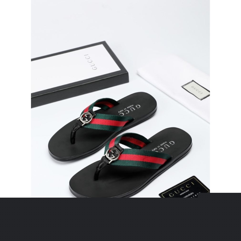 G*u*i slippers